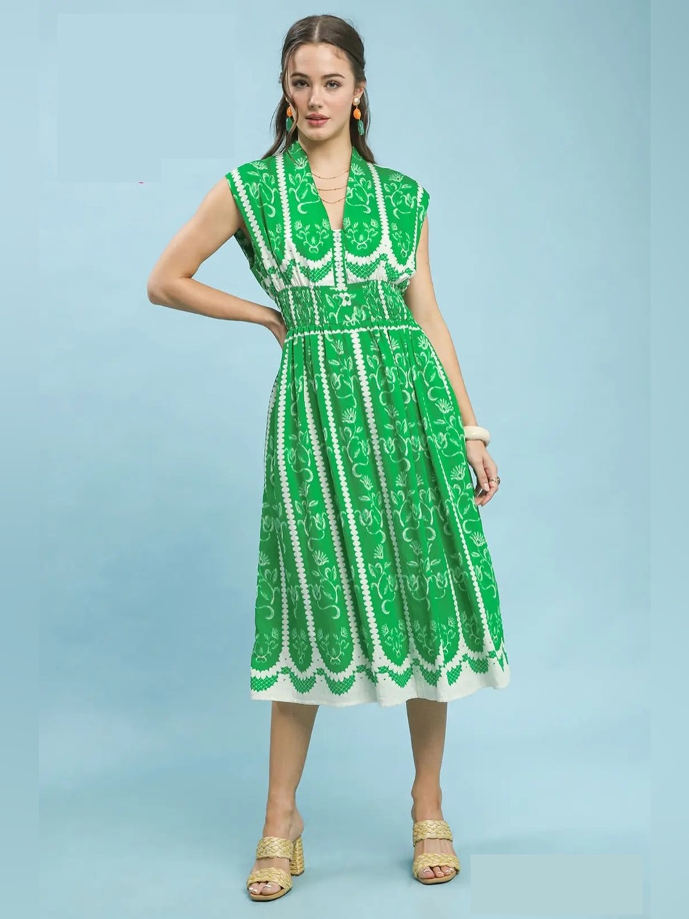 🌸 Umgee Green Smocked Sleeveless Midi Dress – Boho V-Neck Lined🛍️